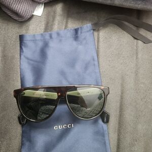 Gucci Black and Tortoiseshell Acetate Sunglasses with Cream Temple Detail
